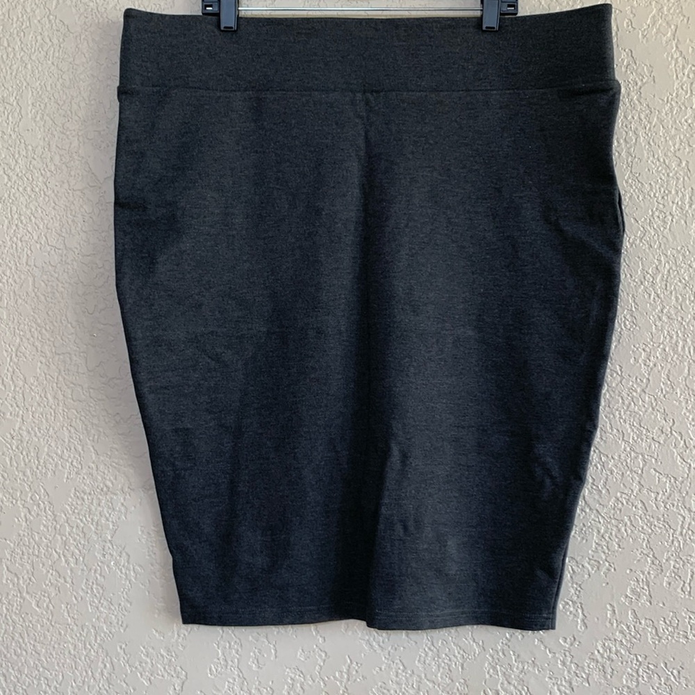 Studio by Torrid heathered charcoal knit skirt
